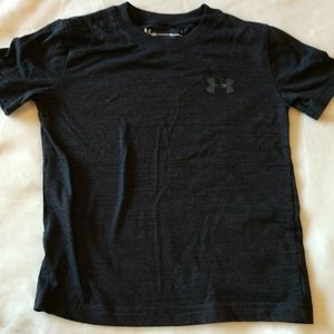 Boys Under Armour t-shirt size 5